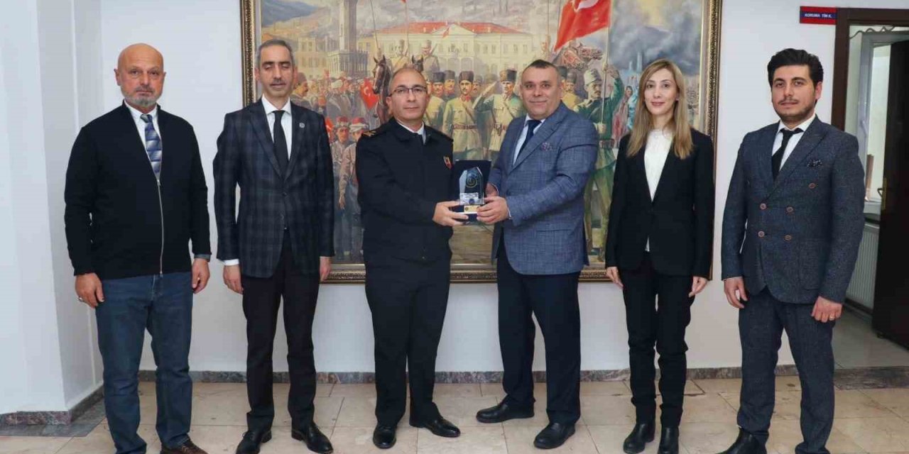 Emşav İl Yönetimi, Eskişehir Jandarma Komutanlığı’nı Ziyaret Etti