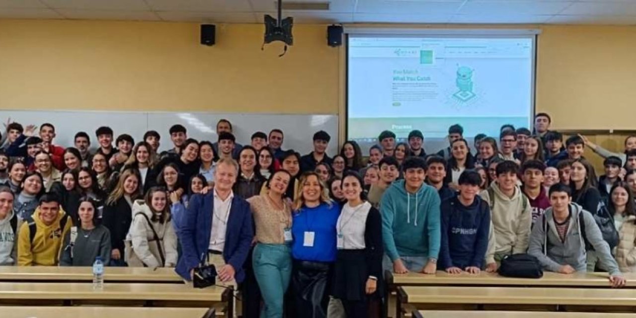 Yapay Zeka Algoritmalarını Kullanarak Kariyer İş Eşleşmesi