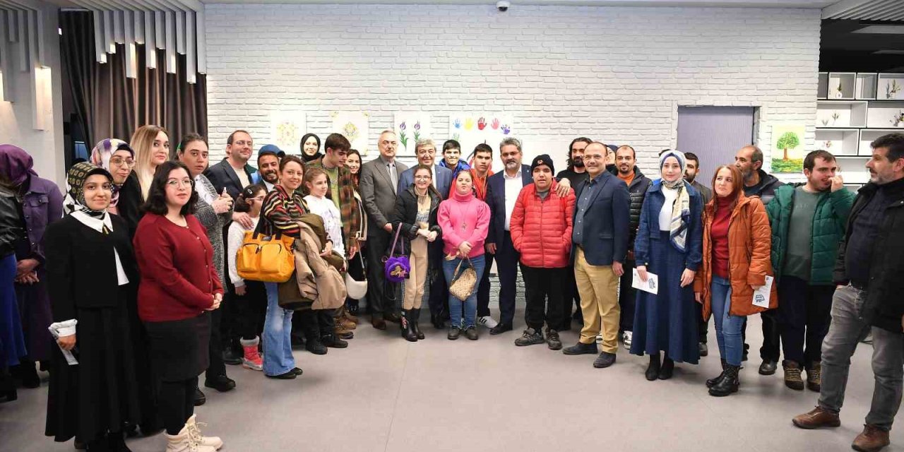 Büyükşehir’in ‘engelsiz Sanat Sergisi’ Göz Doldurdu