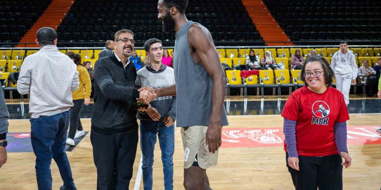 Msk’lı Basketbolcular, Özel Bireylerle Buluştu
