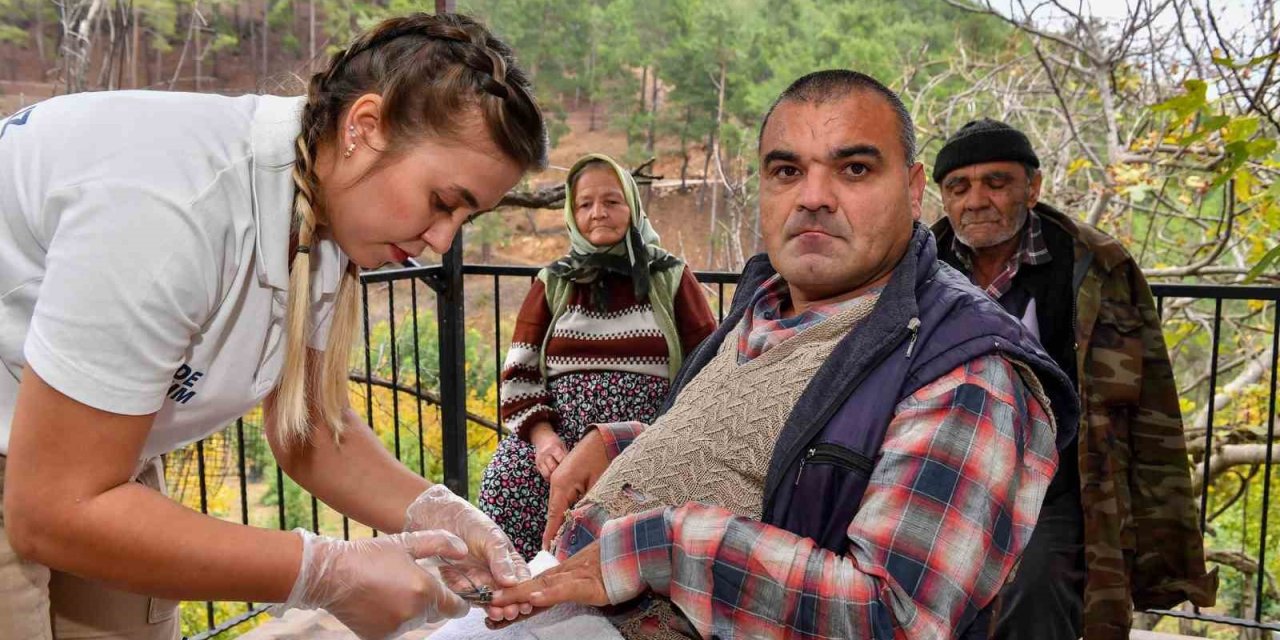 Mersin’de Yaş Almış Vatandaşları Unutulmuyor