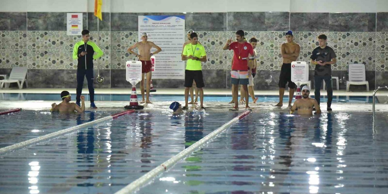 ’sağlığa Kulaç At’ Yüzme Yarışması Başladı