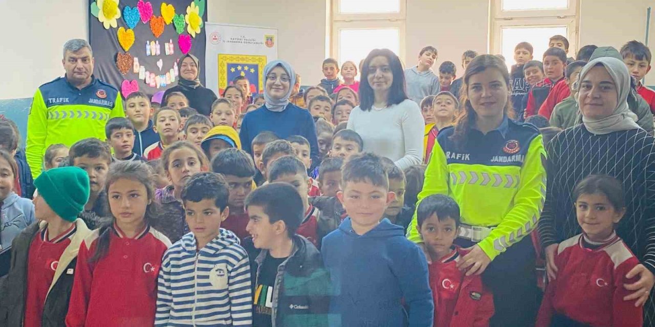 Jandarmadan Öğrencilere Trafik Eğitimi