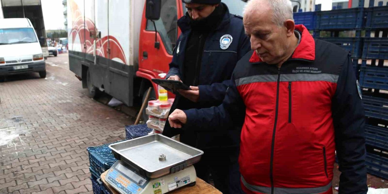 Melikgazi Zabıtası Pazar Yerlerinde Ölçü Ayar Ve Etiket Denetimi Yaptı