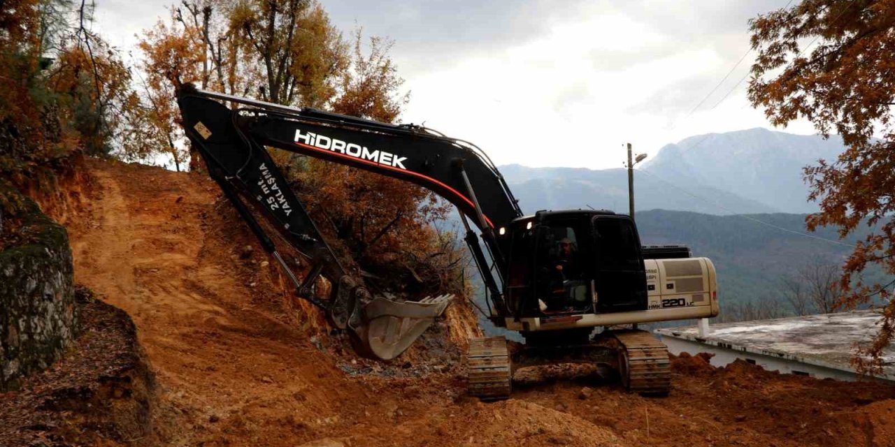 Alanya Belediyesi 18 Yıldır Açılamayan Yolları Açıyor