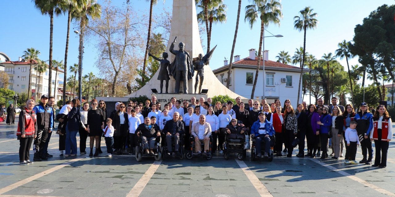 Alanya’da Engelli Bireyler Farkındalık İçin Yürüdü