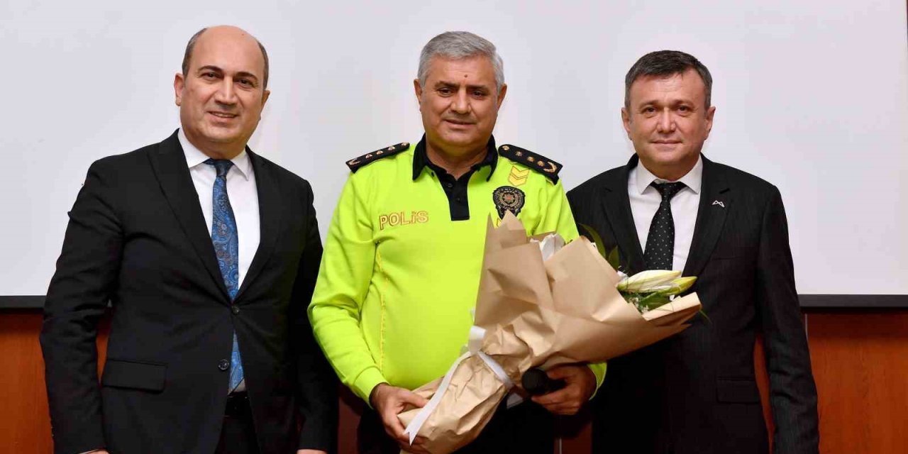 Emekli Olan Emniyet Müdür Yardımcısı Garanlı’ya Jest