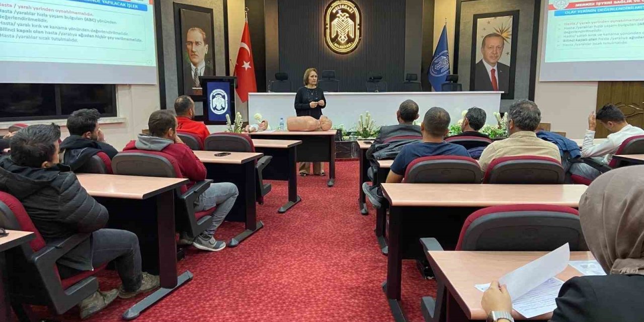 Melikgazi Belediyesi’nden Personellerine İlk Yardım Eğitimi