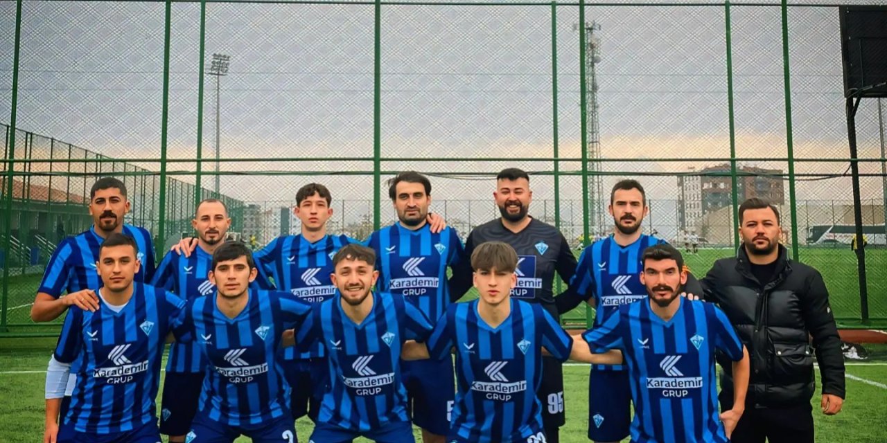 Gaziosmanpaşaspor İlk Yarıyı Lider Tamamladı