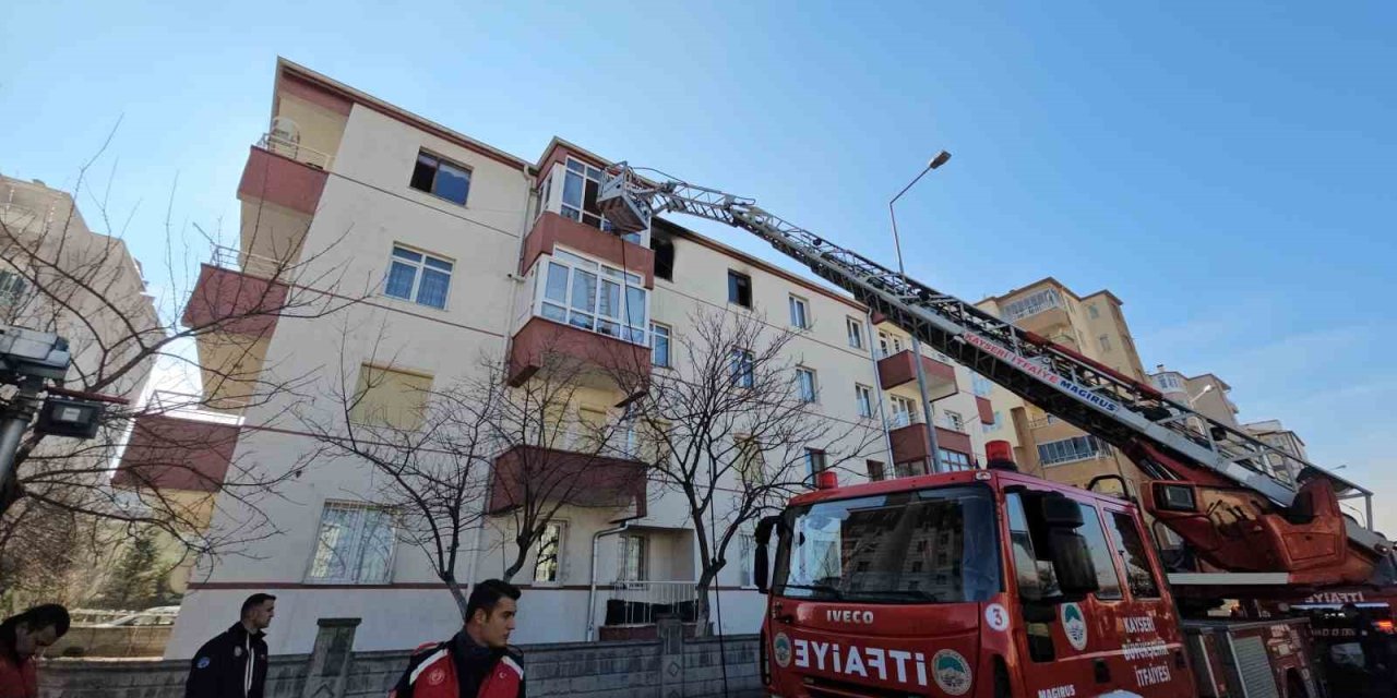 Evde Çıkan Yangında Faciadan Dönüldü