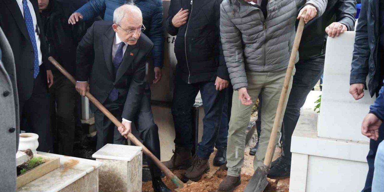 Kılıçdaroğlu’nun Dünürü Antalya’da Toprağa Verildi