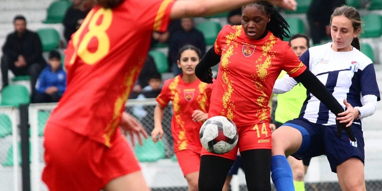 Kayseri Kadın Futbol Takımı 16 Puan Topladı