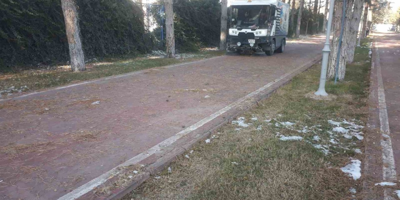 Büyükşehir; Kent Genelinde Temizlik Ve Bakım Çalışmalarına Devam Ediyor