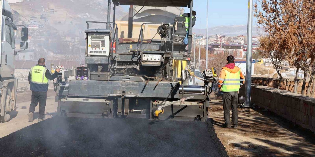 Büyükşehir Ve Talas’tan Kepez’e Sıcak Asfalt