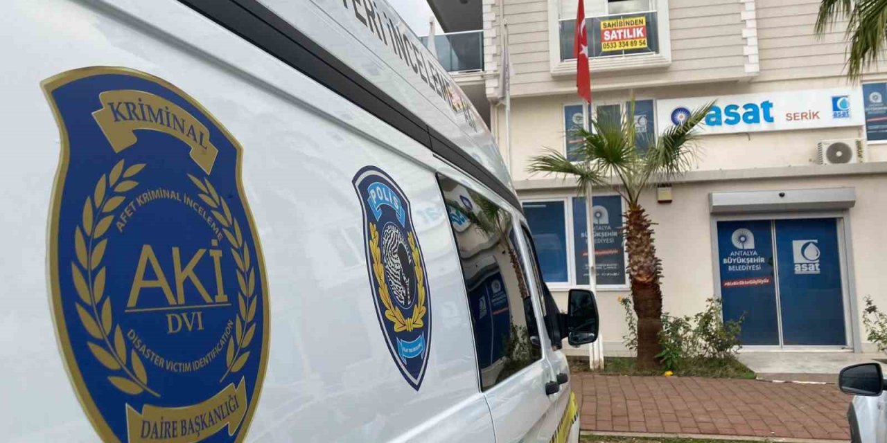 Asat İlçe Binasına Giren Hırsız Cep Telefonu Ve Bozuk Para Çaldı