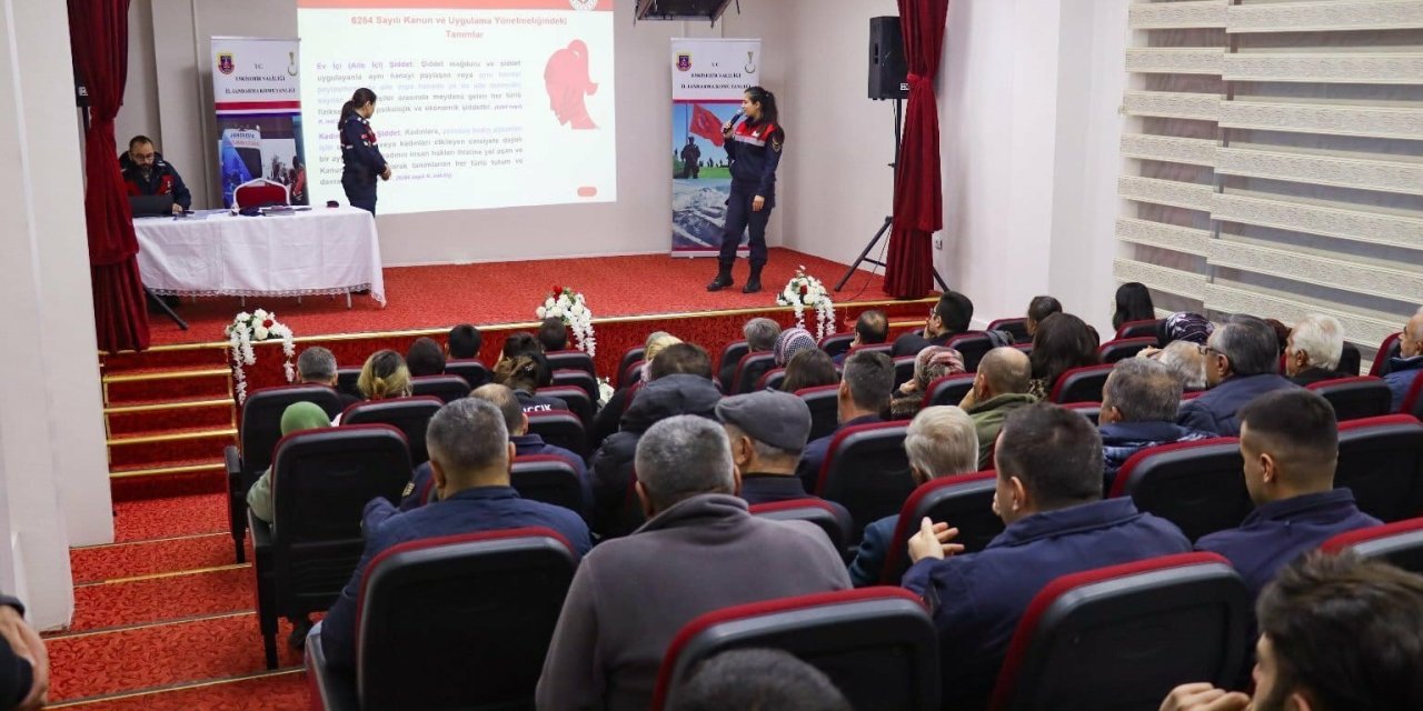 Jandarma Ekiplerinden Kamu Personeli Ve Muhtarlara Seminer