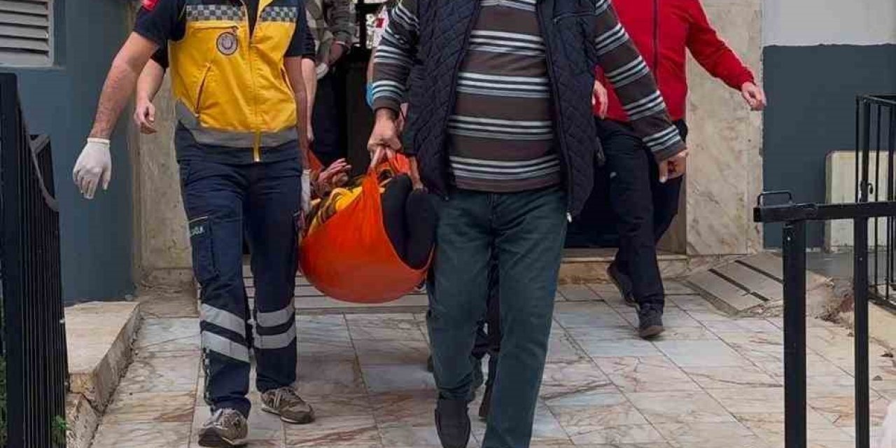 Mersin’de 2 Gündür Haber Alınamayan Yaşlı Adam Evinde Yerde Yatarken Bulundu