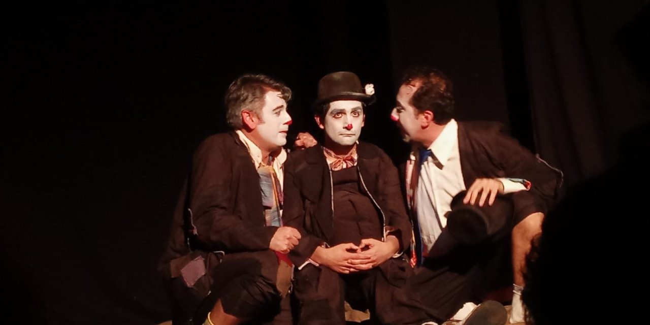 Alanya Belediye Tiyatrosu İzmirli Tiyatroseverlerle Buluştu