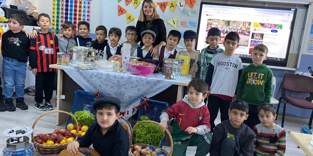 Eskişehir Vali Münir Raif Güney İlkokulu’nda ‘tutum, Yatırım Ve Yerli Malı Haftası’ Kutlaması