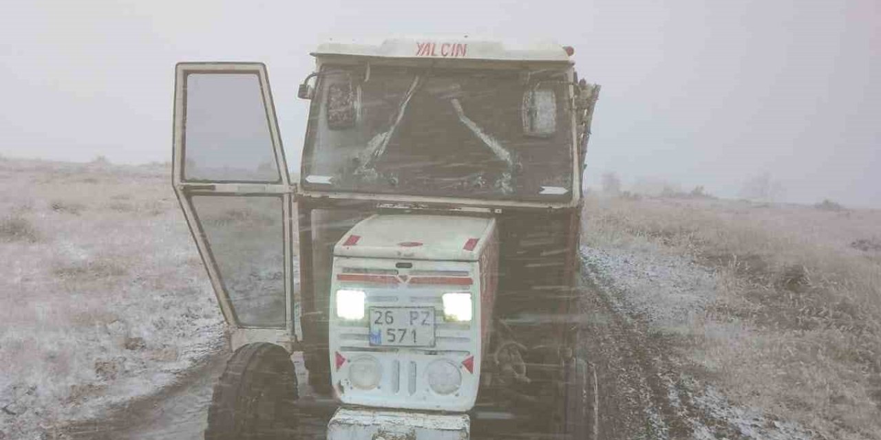 Eskişehir’in Kırsal Mahallesinde Kar Yağışı Başladı