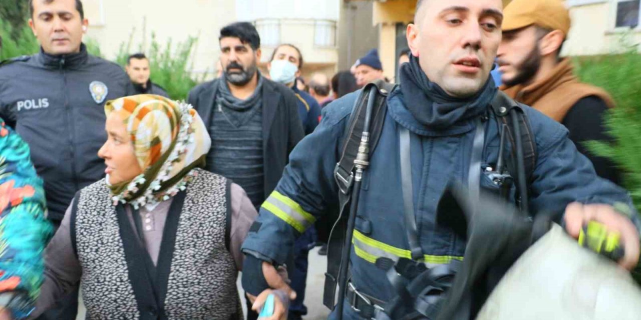 Antalya’da 9 Katlı Binada Korkutan Yangın: 4 Kişi Dumandan Etkilendi
