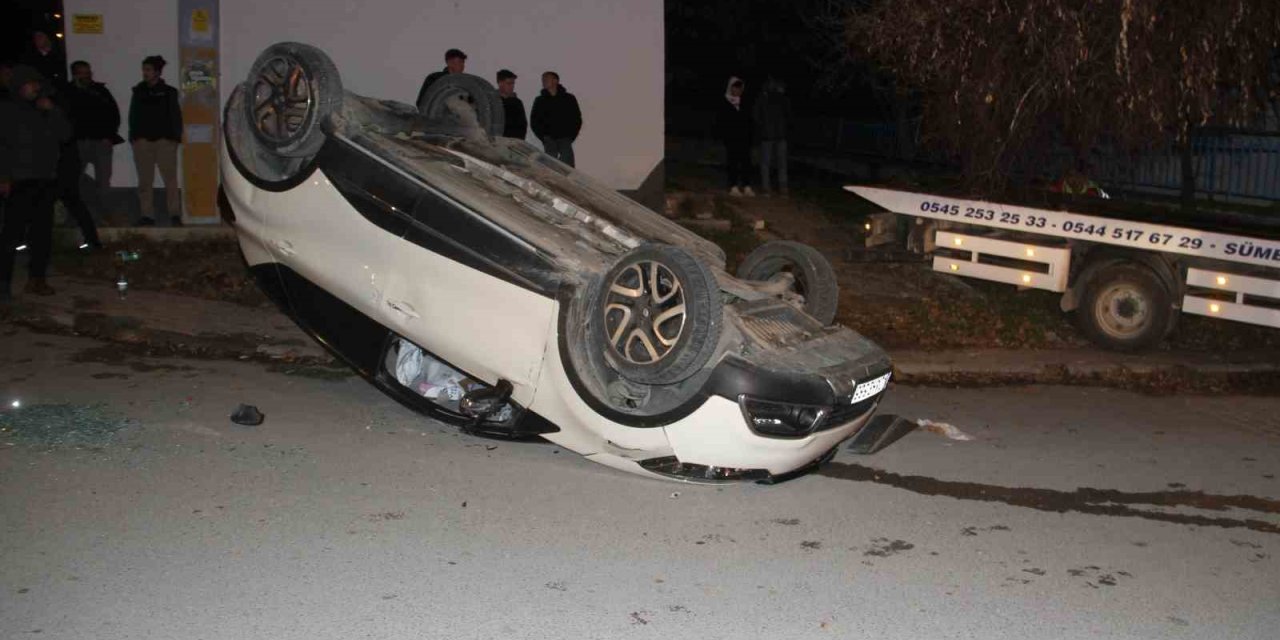 Konya’da İki Otomobil Çarpıştı: 3 Yaralı