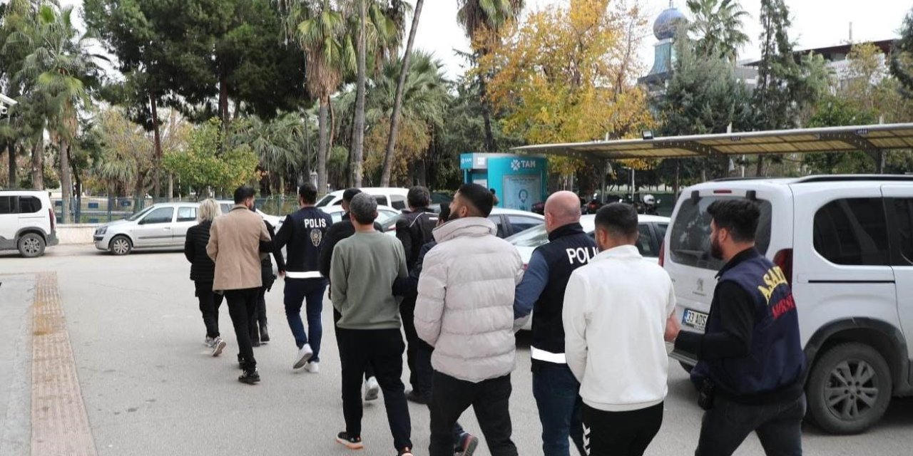 Mersin’de Sahte Altın Üretip Kuyumculara Satan 6 Kişilik Şebeke Çökertildi