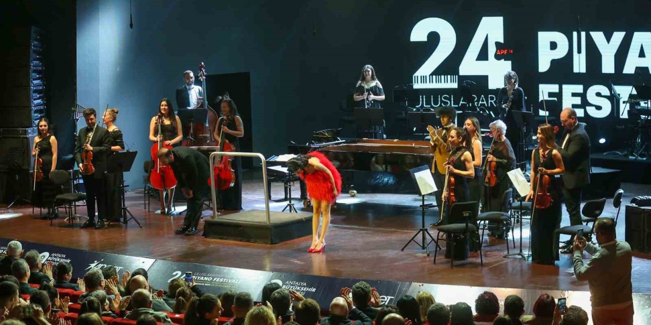 Agora Senfoni Orkestrası, Sokak Hayvanları İçin Sahne Aldı