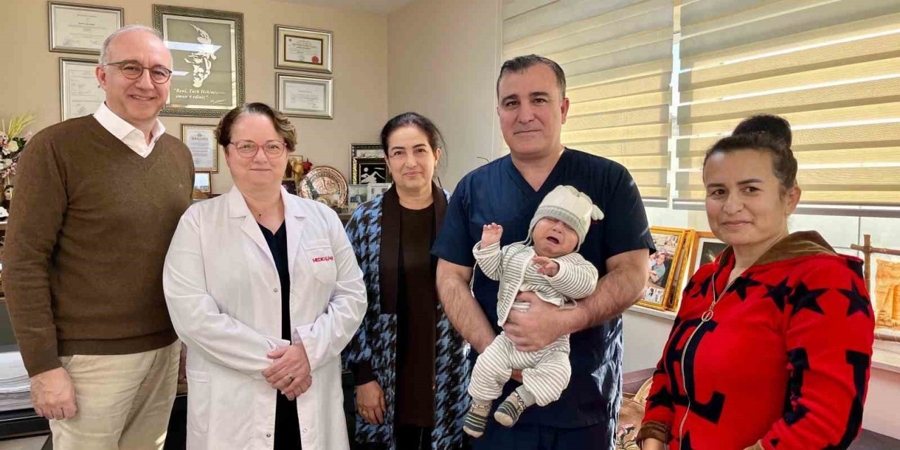 8,5 Aylık Özbek Bebek, Annesinin Karaciğeriyle Hayata Tutundu