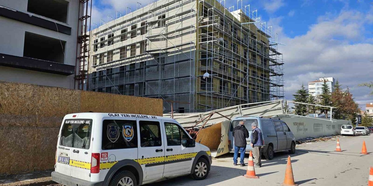İnşaatın İskelesi Devrildi: 1’i Ağır 3 Yaralı