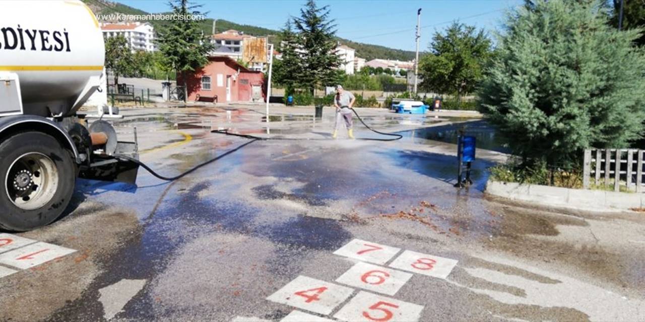 Kızılcahamam Belediyesi Okul Bahçelerini Temizledi