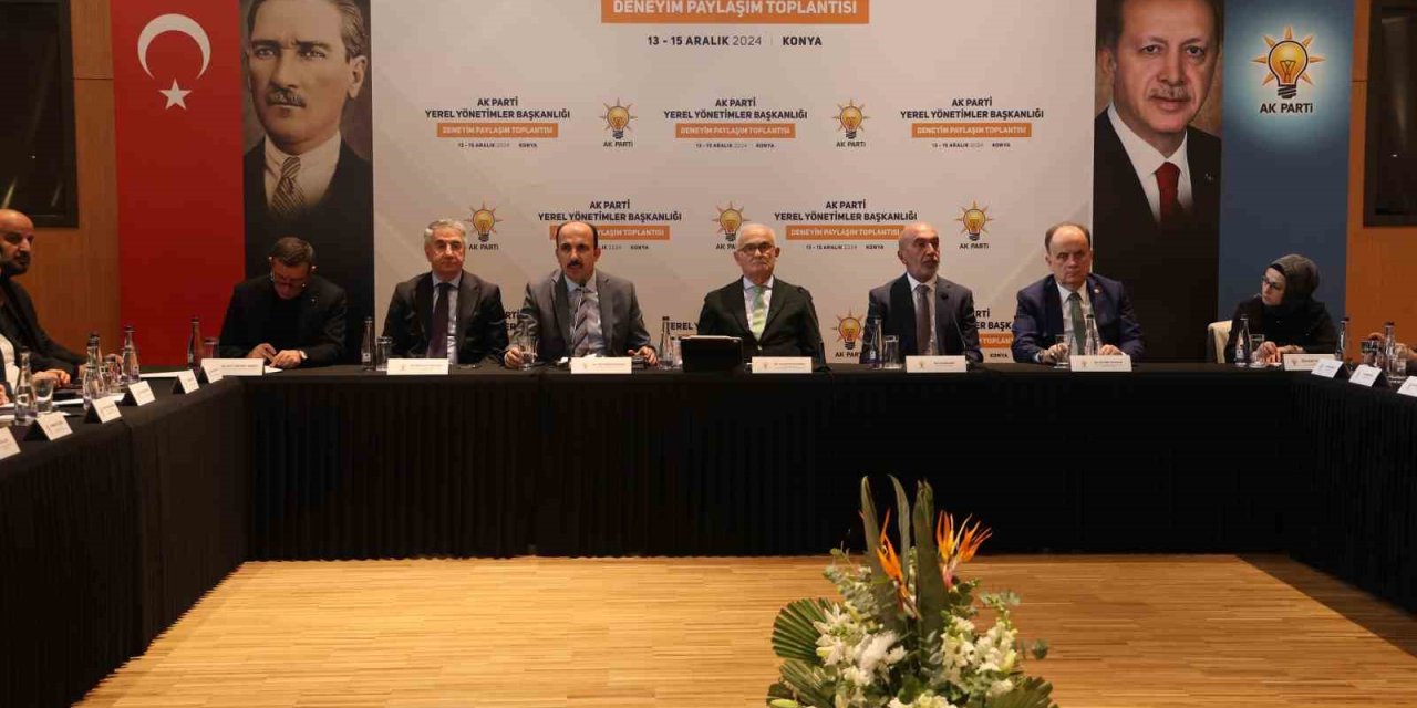 Ak Partili Büyükşehir Belediye Başkanları İstişare Toplantısında Konya’da Bir Araya Geldi