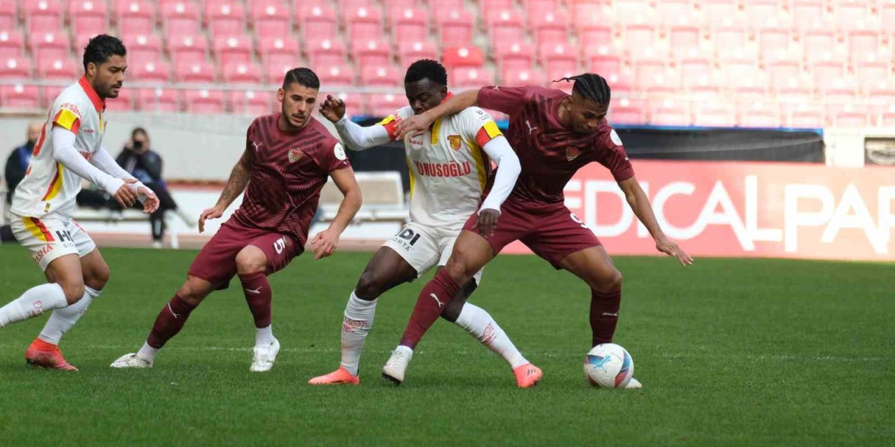 Trendyol Süper Lig: Atakaş Hatayspor: 0 - Göztepe: 1 (ilk Yarı)