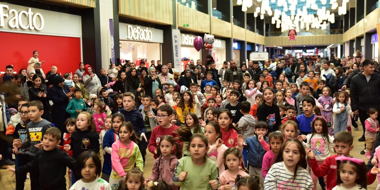 Spor A.ş., Kumsmall’da Sporseverlerle Buluştu