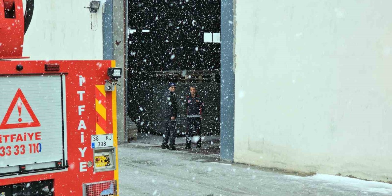 Kayseri’de Feci İş Kazası: Tamir Etmek İçin Girdiği Plastik Kırım Kazanında Hayatını Kaybetti