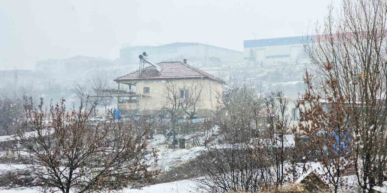 Kayseri’de Kar Yağışı: Yüksek Kesimler Beyaza Büründü