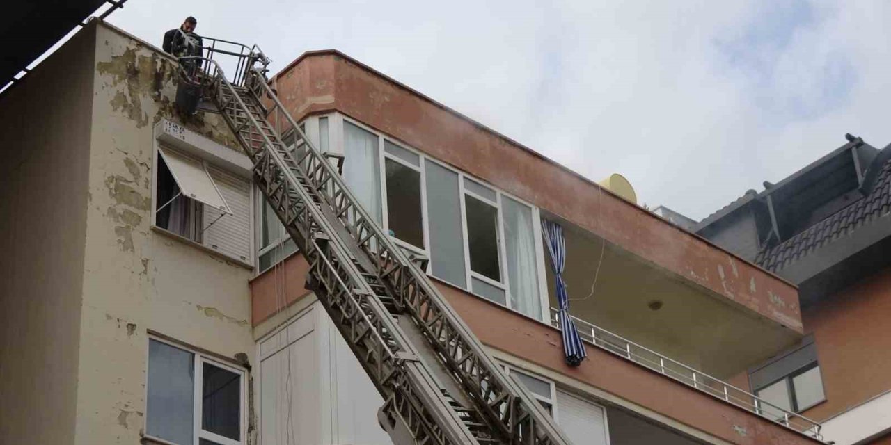 Alanya’da Baca Yangını Büyümeden Söndürüldü