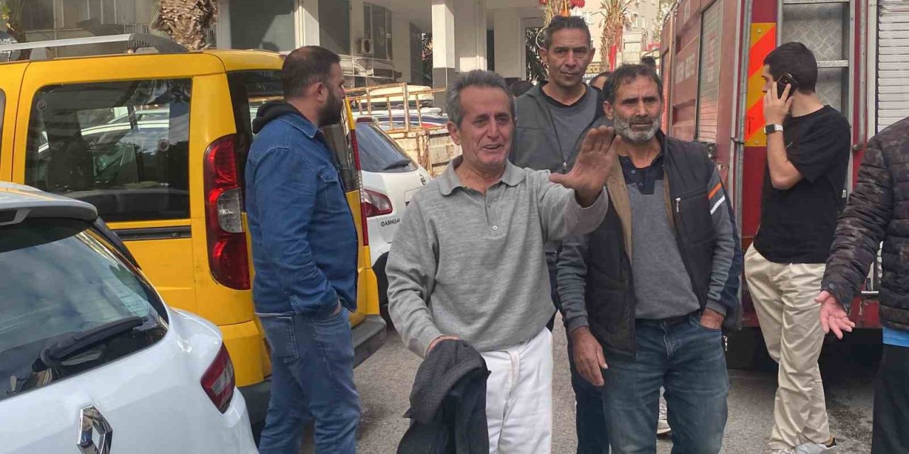 Madde Bağımlısı Genç, Apartmanın Deposunu Yaktı, Baba Gözyaşlarına Boğuldu