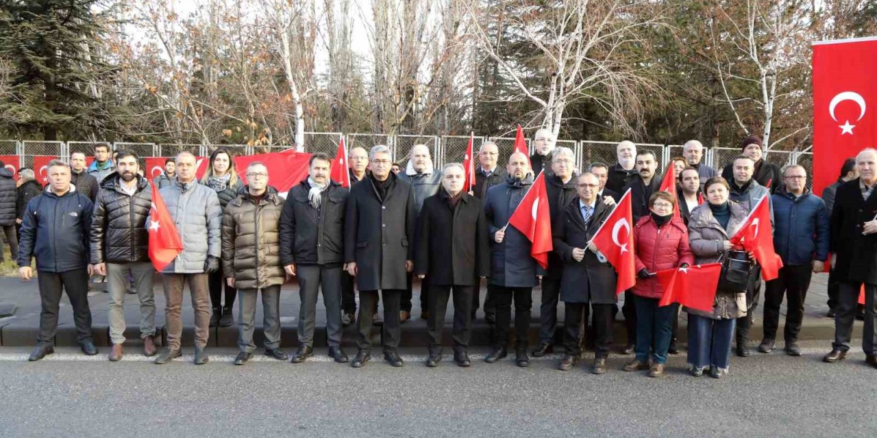 Erü, 17 Aralık Şehitlerini Andı
