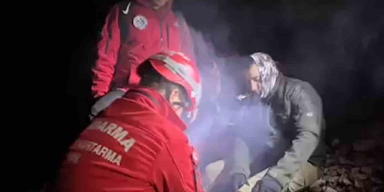 Doğa Yürüyüşü Sırasında Ayağı Kırıldı, Jandarmanın Helikopterli Operasyonuyla Kurtarıldı