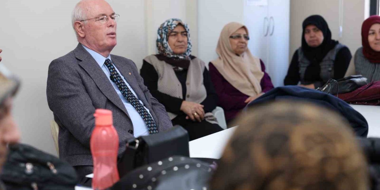 Başkan Kurt, Ayşe Tuba Arslan Halk Merkezi’nde Kadınlarla Buluştu