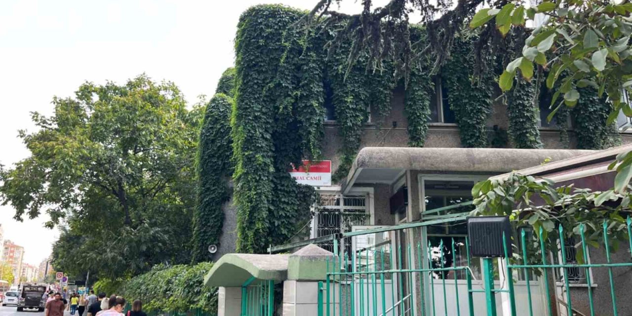 Başkan Albayrak’tan Yıkılması İçin Dava Açılan Hal Camii İle İlgili Açıklama