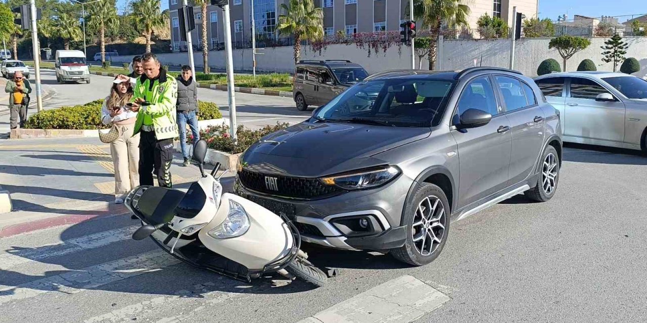 Manavgat’ta Otomobil İle Motosiklet Çarpıştı: 1 Yaralı