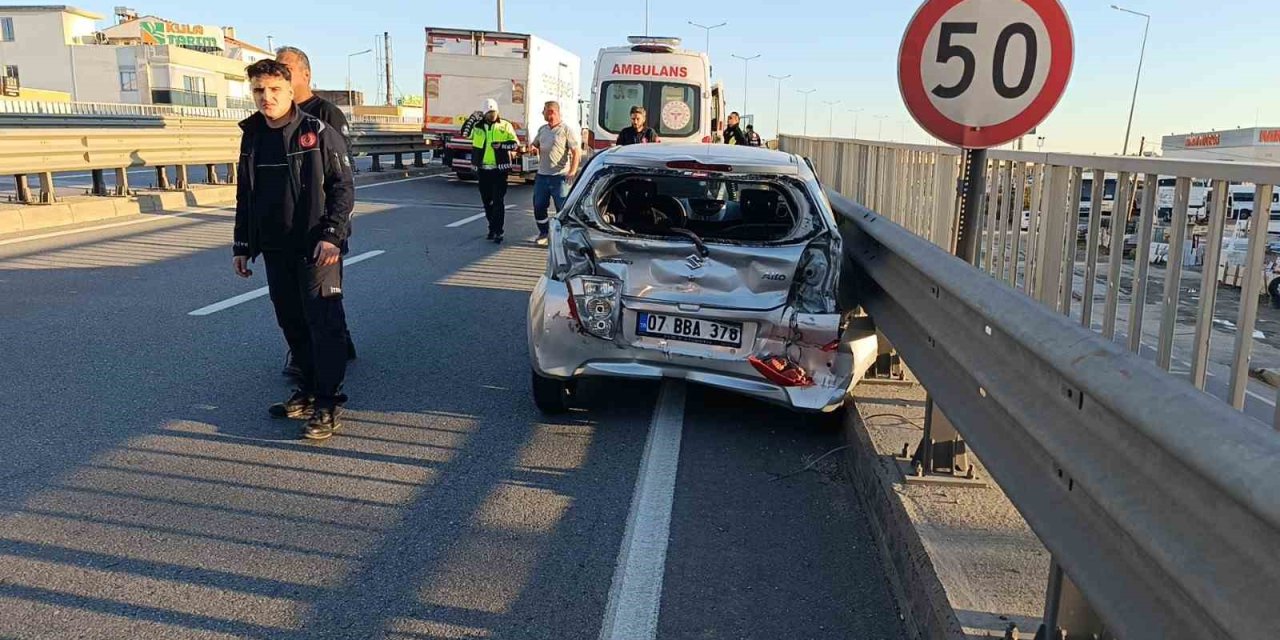 Beton Mikseri Otomobile Arkadan Çarptı: 2 Yaralı