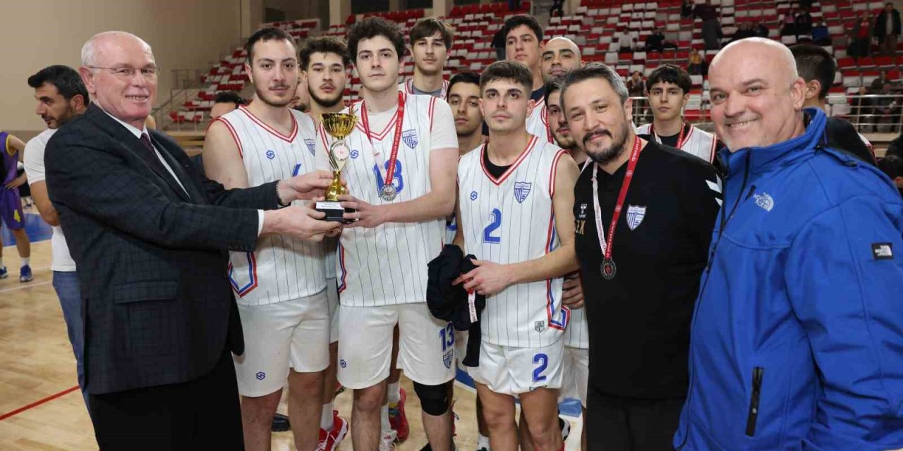 Başkan Kurt’a Basketbol Ligi Şampiyonluk Maçında Büyük İlgi