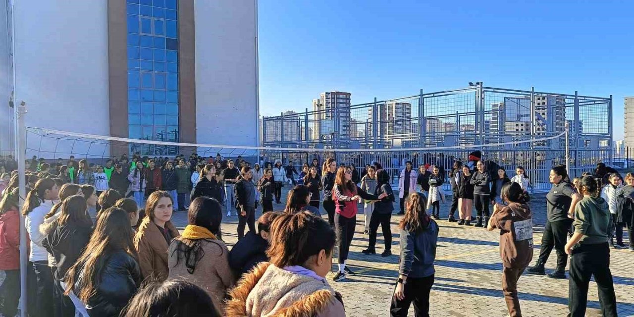 Erü’den ‘sporsuz Yaşam Susuz Hayata Benzer” Etkinliği