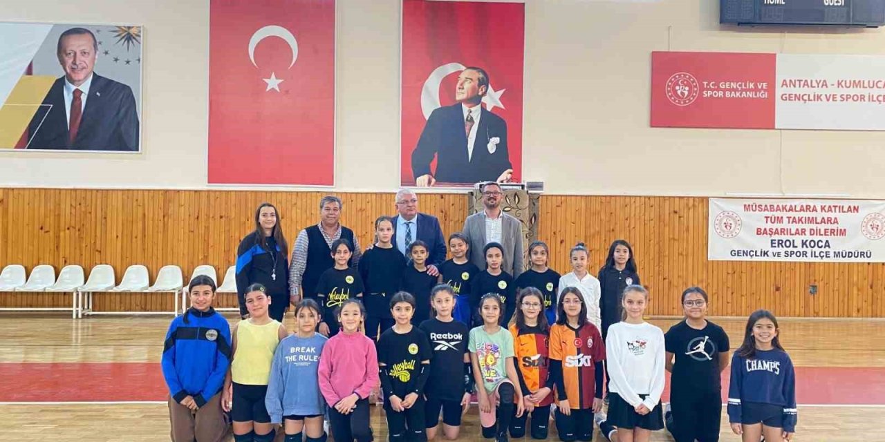 Kumluca Kaymakamı Spor Salonlarını Denetledi