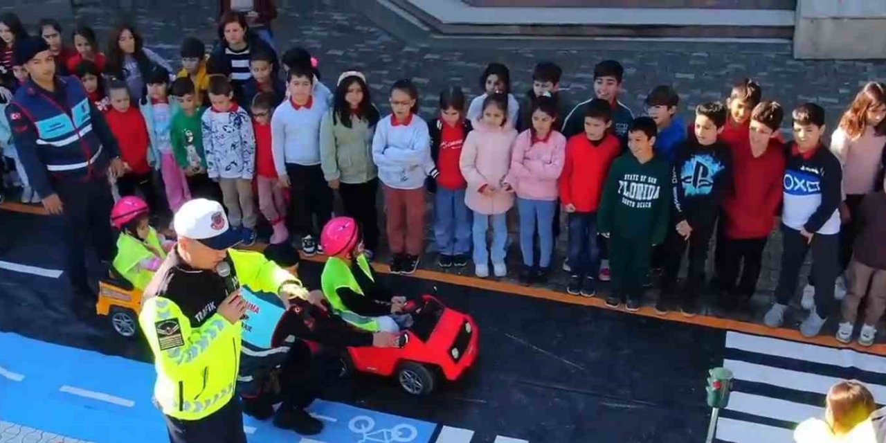 Antalya’da 30 Bin Öğrenci Trafik Dedektifi Oldu