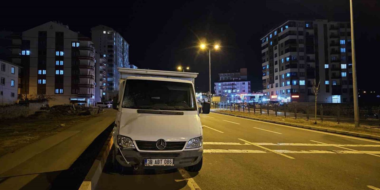 Kamyonetin Çarptığı Şahıs Ağır Yaralandı