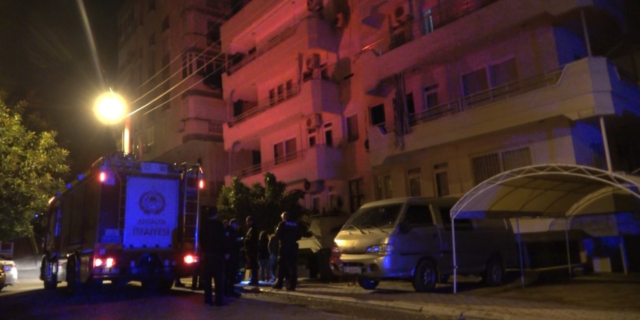 Alanya’da Gece Yarısı Çıkan Yangın Korkuttu